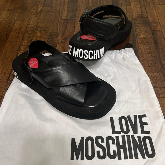 Love Moschino Sandals Black leather crossover pattern with buckle closure sz 38 - Picture 15 of 15
